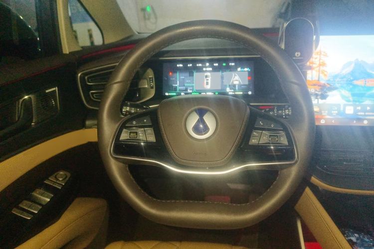 Used Denza D9 2024 DM-i 980 Four-Wheel Drive Prestige Model
