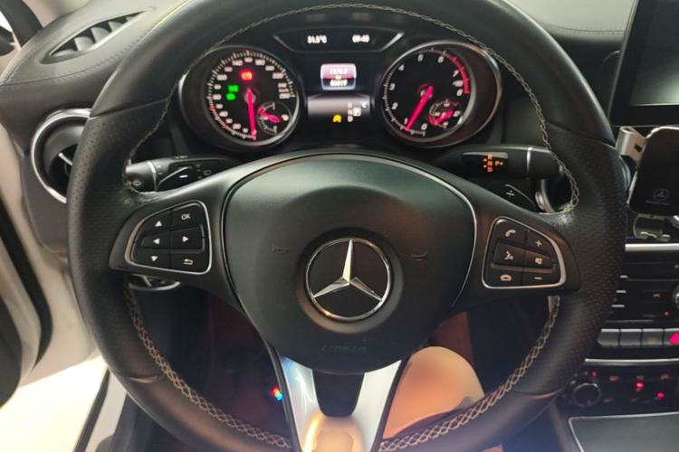Used Mercedes-Benz GLA 2017 GLA 200 Fashion Model
