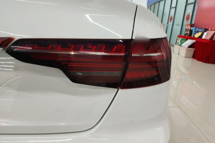 Used Audi A4L 2020 40 TFSI Fashion Dynamic Model Right Rear Taillight