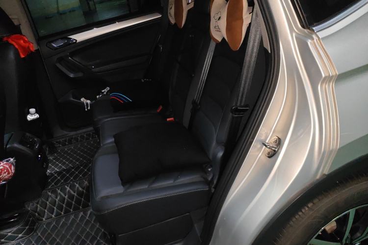 Used Volkswagen Tiguan L 2018 330TSI Automatic Two-Wheel Drive Comfort Edition Left Rear Seat