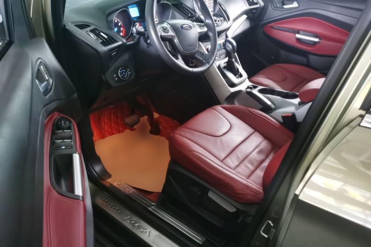 Used Ford Kuga 2013 1.6L GTDi Two-Wheel-Drive Trend Model Driver Seat