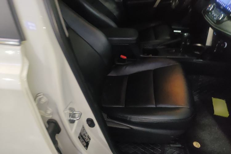 Used Toyota RAV4 2016 2.0L CVT Two-Wheel Drive Fashion Edition China V Standard