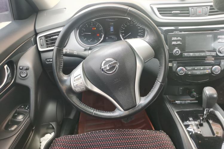 Used Nissan X-Trail 2014 2.5L CVT Leading Edition 4WD
