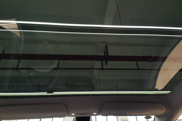 Used Tesla Model Y 2025 Long-Range All-Wheel-Drive Version
