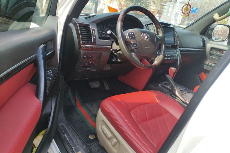 Used Toyota Land Cruiser 2010 4.0L Automatic VX
