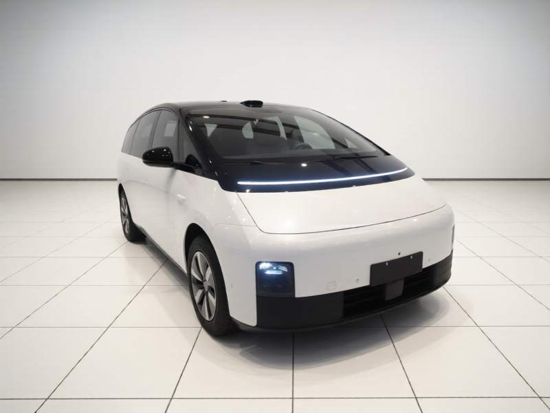 Used Li Auto MEGA 2025 Ultra Smart Refreshed Edition — 3