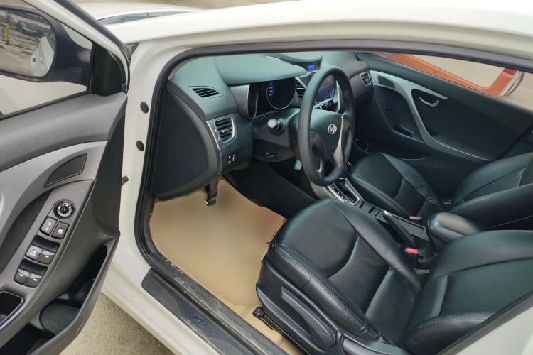 Used Hyundai Elantra (5th Generation / Langdong) 2012 1.6L Automatic Fashion Edition