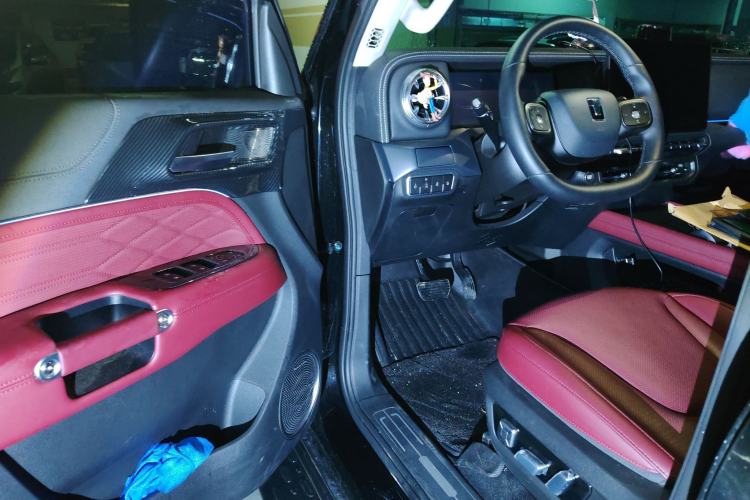 Used Tank 300 2025 2.0T Conqueror
