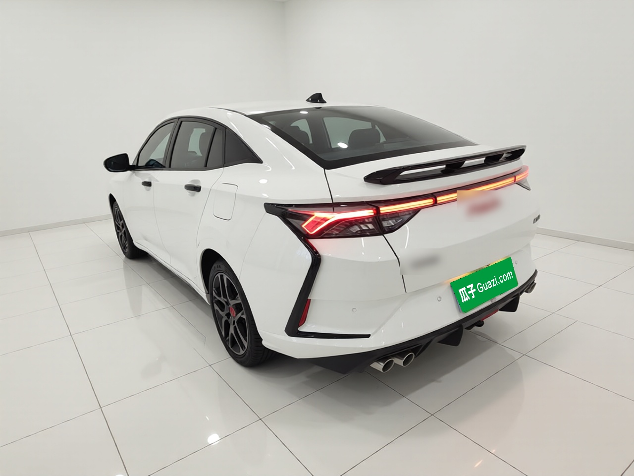 Dongfeng Aeolus Yixuan 2022 230T Automatic Adaptive-Beam Knight Edition — снимка 4