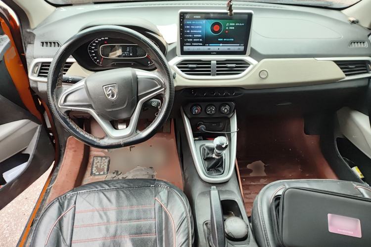 Used Baojun 510 2017 1.5L manual Comfort trim