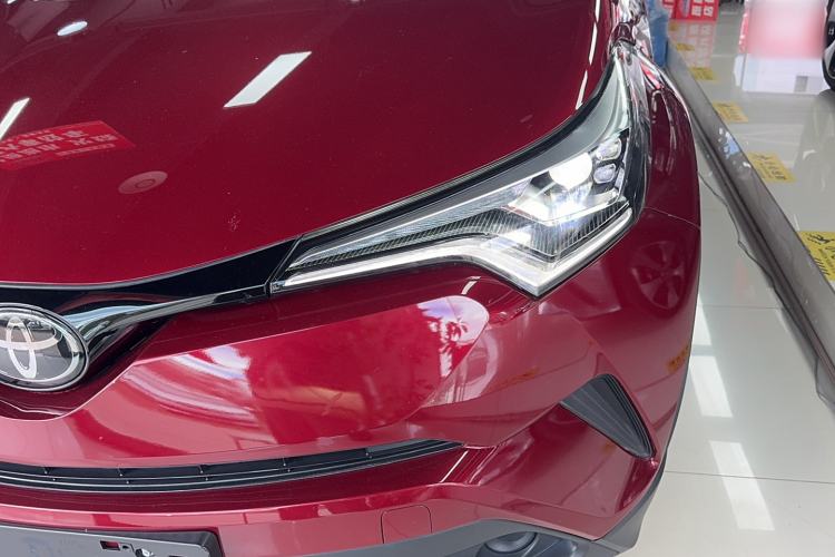 Used Toyota IZOA 2020 2.0L Yichi Version
