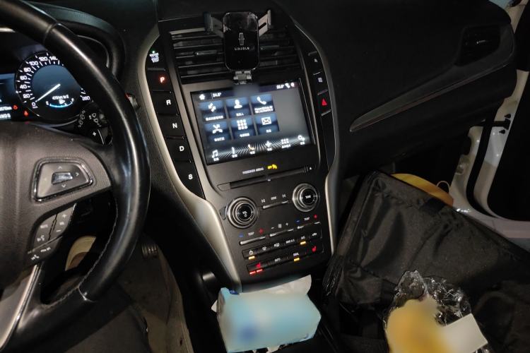 Used Lincoln MKC 2017 2.0T Two-Wheel Drive Deluxe Edition