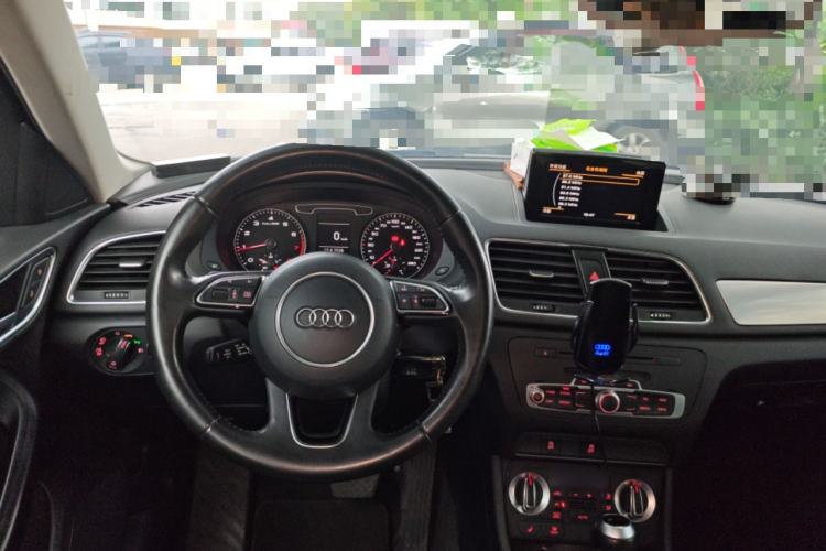 Used Audi Q3 2013 35 TFSI Comfort Model Steering Wheel