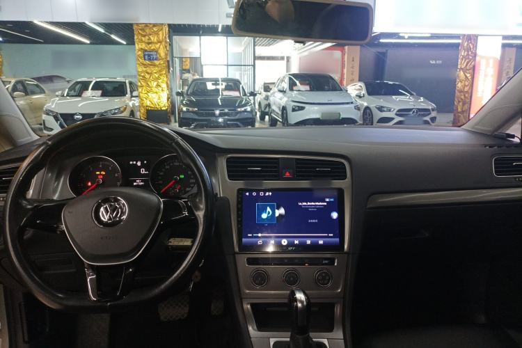 Used Volkswagen Golf 2016 1.6L Automatic Fashion Model
