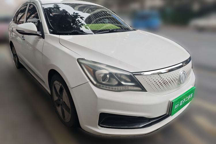 Used Dongfeng Aeolus E70 2021 Revised Version 2 500 Ultra-Comfort Edition Front Right 45 Deg