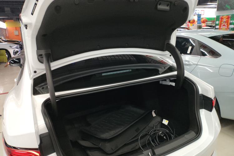 Used BYD Qin PLUS 2025 DM-i Smart Drive 55KM Leading Model Trunk