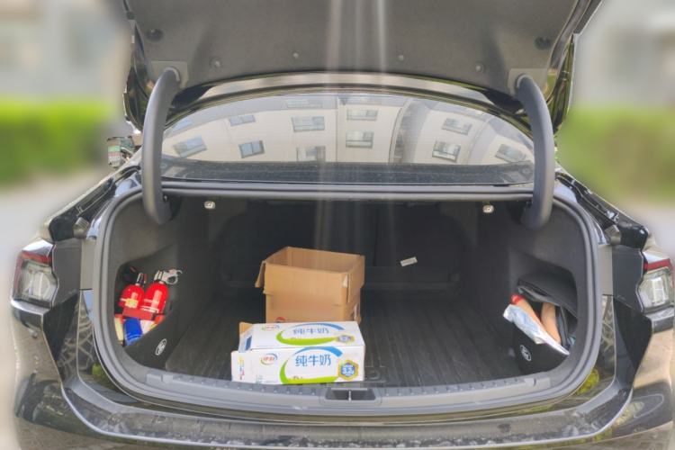 Used Ford Mondeo 2025 2.0T EcoBoost Luxury Version Trunk