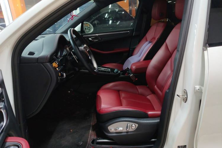 Used Porsche Macan 2024 Macan 2.0T Left Front Seat