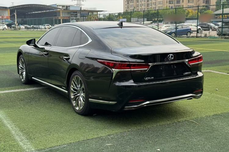 Used Lexus LS 2020 500h Luxury Edition China VI Standard
