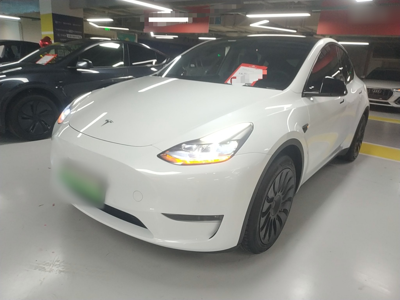 Под передней частью автомобиля