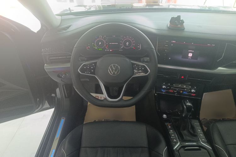 Used Volkswagen Passat New Energy 2023 430 PHEV Hybrid Luxury Edition Steering Wheel