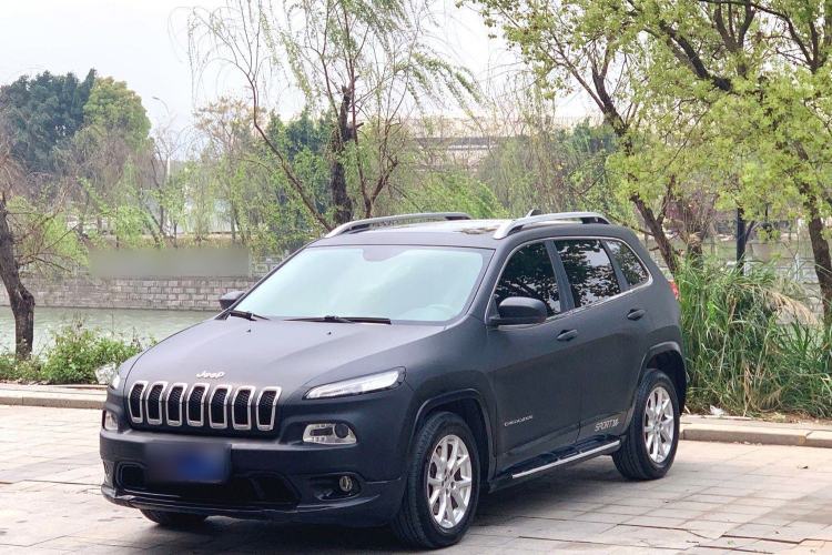 Used Jeep Cherokee 2016 2.4L Leading Edition Exterior 2