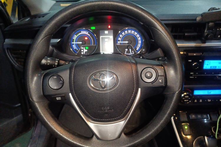 Used Toyota Levin 2016 Dual-Engine 1.8H GS E-CVT Elite Model with Sunroof Steering Wheel