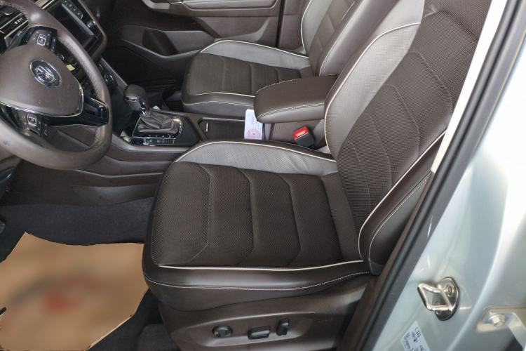 Used Volkswagen Tiguan L 2018 330TSI Automatic Two-Wheel Drive Flagship Edition Left Front Seat