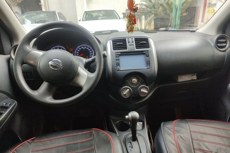 Used Nissan Sunny 2011 1.5XL CVT Luxury Edition Center Console