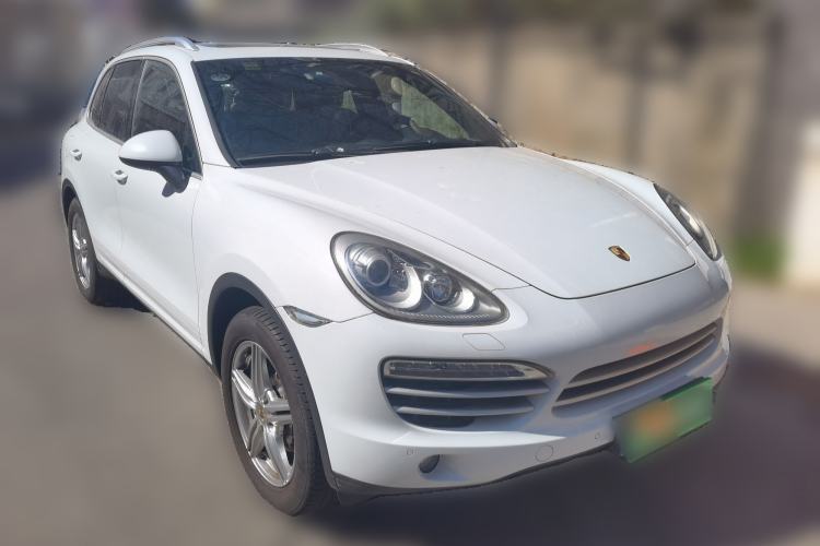 Used Porsche Cayenne 2014 Cayenne Platinum Edition 3.0T Front Right 45 Deg