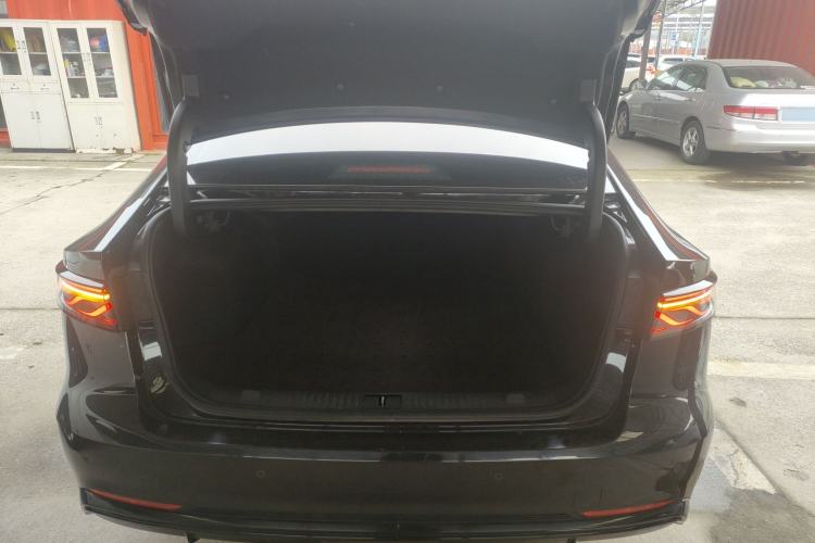 Used Fengyun A8L 2025 1.5 TGDI 145 km Comfort Version Trunk