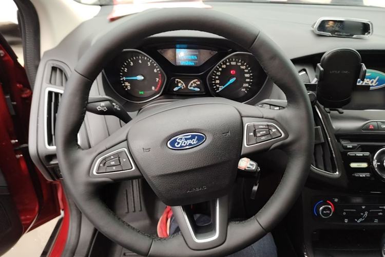 Used Ford Focus 2017 Hatchback EcoBoost 125 Automatic - Ultra-Powerful Style Edition with Smart Drive Features
