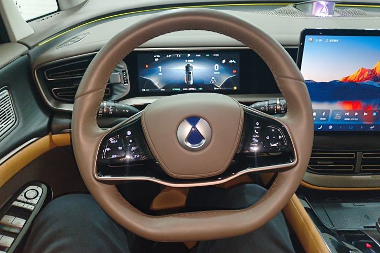 Used Denza D9 2022 DM-i 970 Four-Wheel Drive Prestige Model
