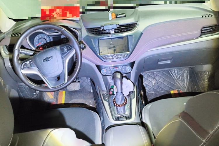 Used Chevrolet Malibu 2018 530T Automatic Luxury Edition Center Console