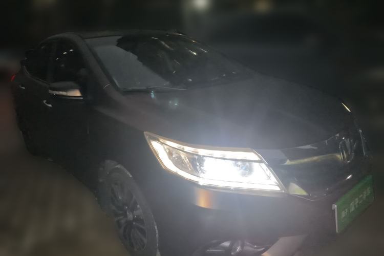 Used Honda Crider 2013 1.8L automatic luxury edition Front Right 45 Deg