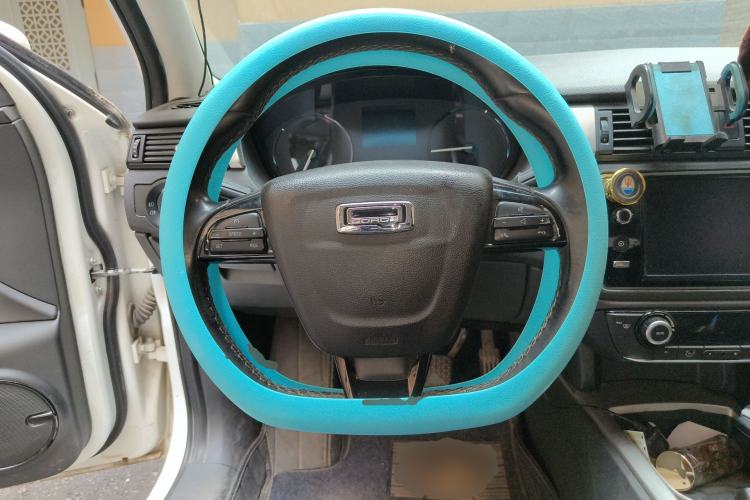 Used Qoros 3 2016 Sedan 1.6L Automatic Zhiyue Model Steering Wheel