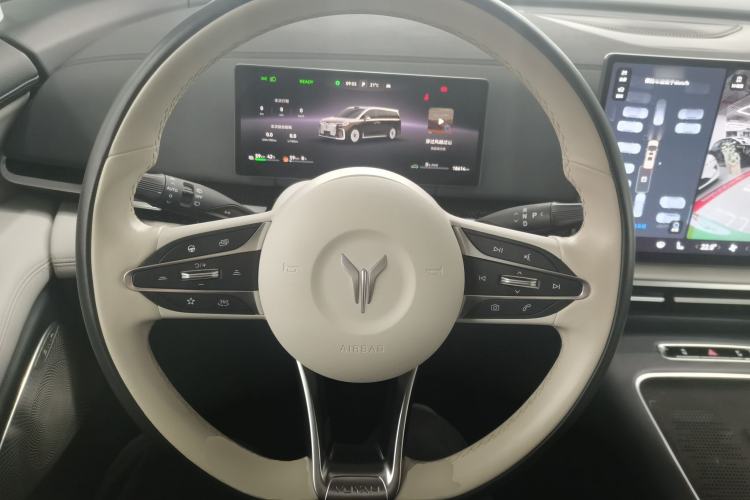 Used VOYAH Dream 2025 PHEV Four-Wheel-Drive Flagship Version – Qiankun Edition Steering Wheel