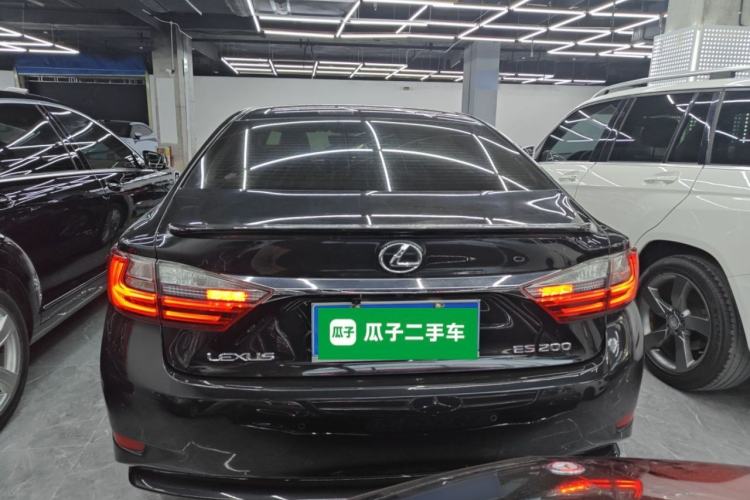 Used Lexus ES 2015 200 Elite Edition Rear