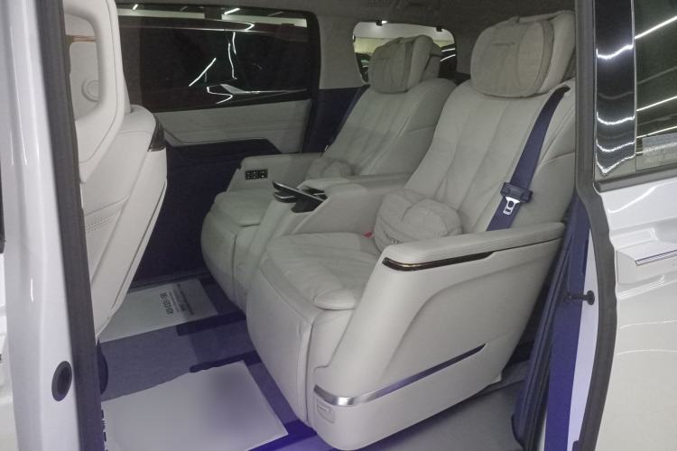 Used Buick Century 2025 2.0T Seven-Seater Yinshi Edition
