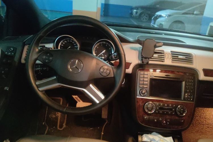 Used Mercedes-Benz R-Class 2011 R 350 L 4MATIC Steering Wheel