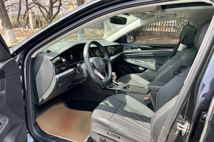 Used Volkswagen Passat 2024 380TSI Dragon Edition Interior 1