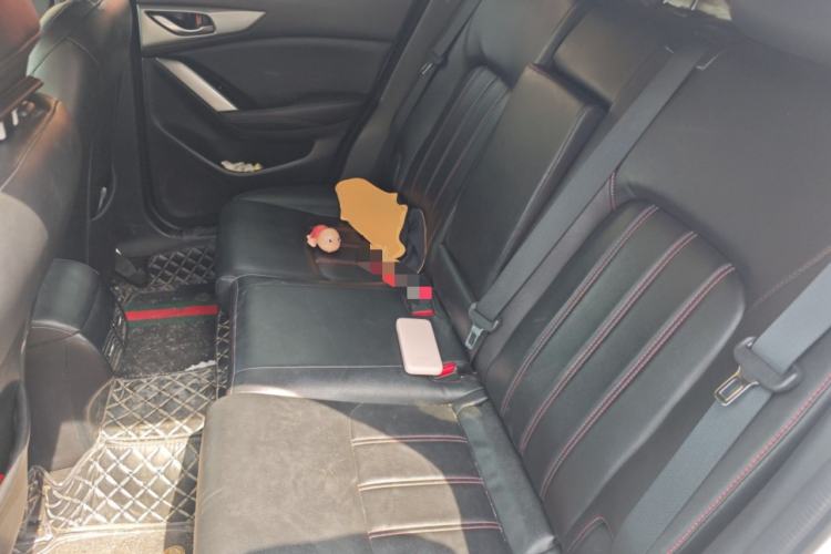 Used Mazda CX-4 2018 2.0L Automatic Two-Wheel Drive Blue Sky Dynamic Version China VI Standard Left Rear Seat