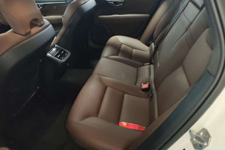 Used Volvo V90 2022 Cross Country B5 AWD Smart Range Edition
