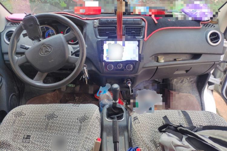 Used CHANGAN KAICHENG Ruixing M60 2020 1.5L Standard Version China VI 6-Seater DAM15KR Center Console