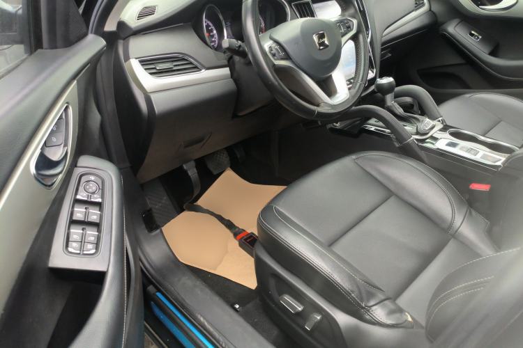 Used Zotye SR7 2016 1.5T CVT Cube Heart Edition China V Standard
