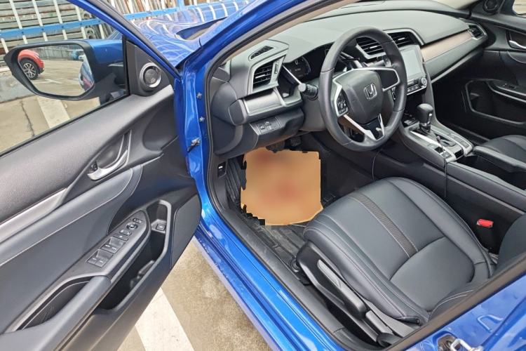 Used Honda Civic 2016 220TURBO CVT Luxury Edition Driver Seat