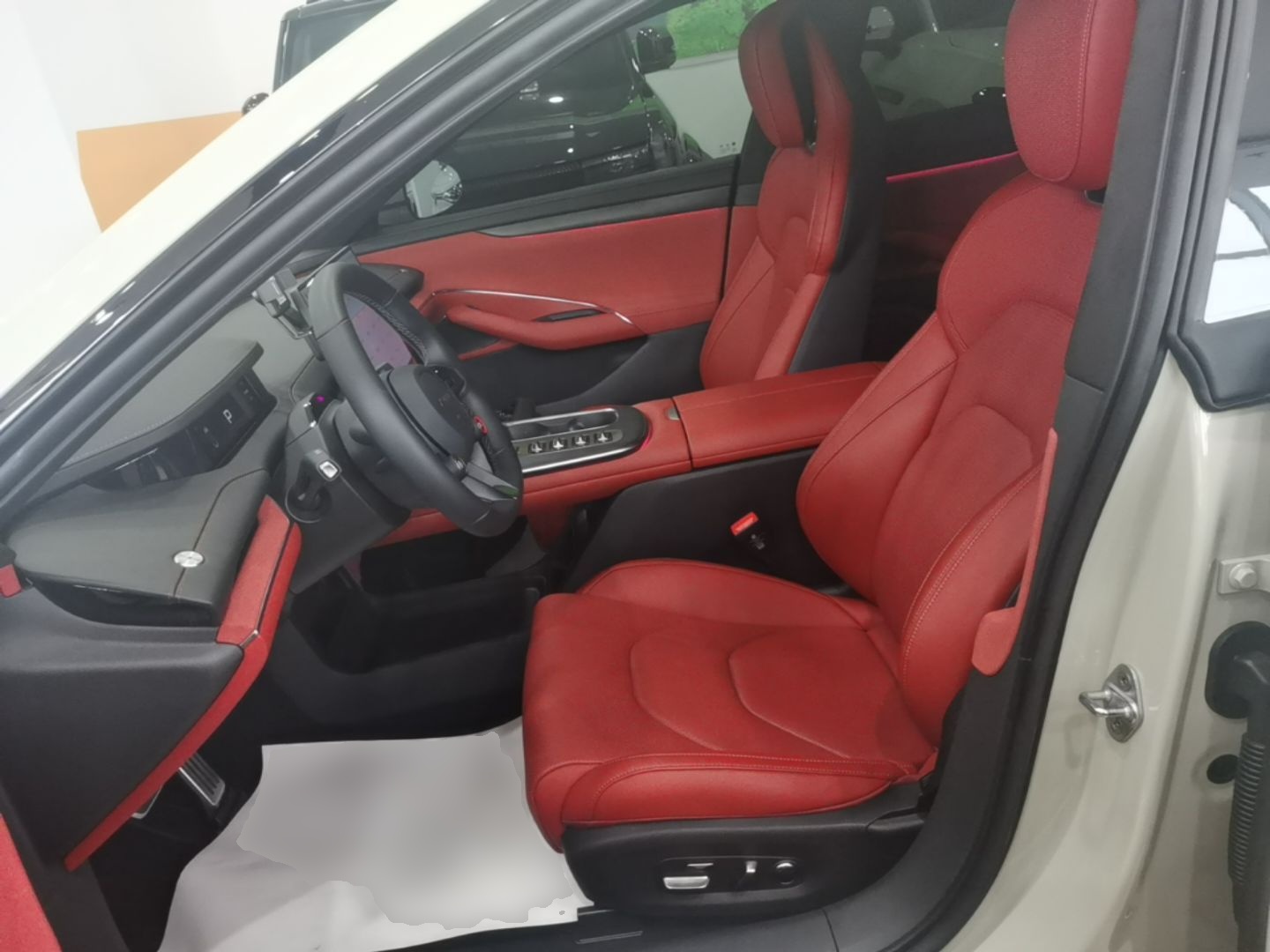 Xiaomi Auto SU7 2024 Four-Wheel Drive Ultra-Long Range Advanced Intelligent Driving Max Edition — снимка 17