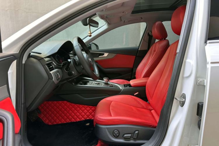 Used Audi A4L 2019 40 TFSI Ambition China VI Interior 5