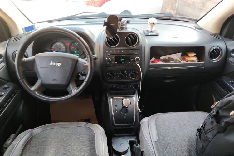 Used Jeep Compass 2007 2.4L four-wheel drive sport version
