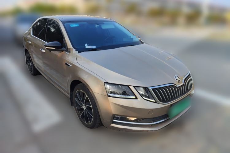 Used Skoda Octavia 2018 TSI280 DSG Flagship Edition Front Right 45 Deg